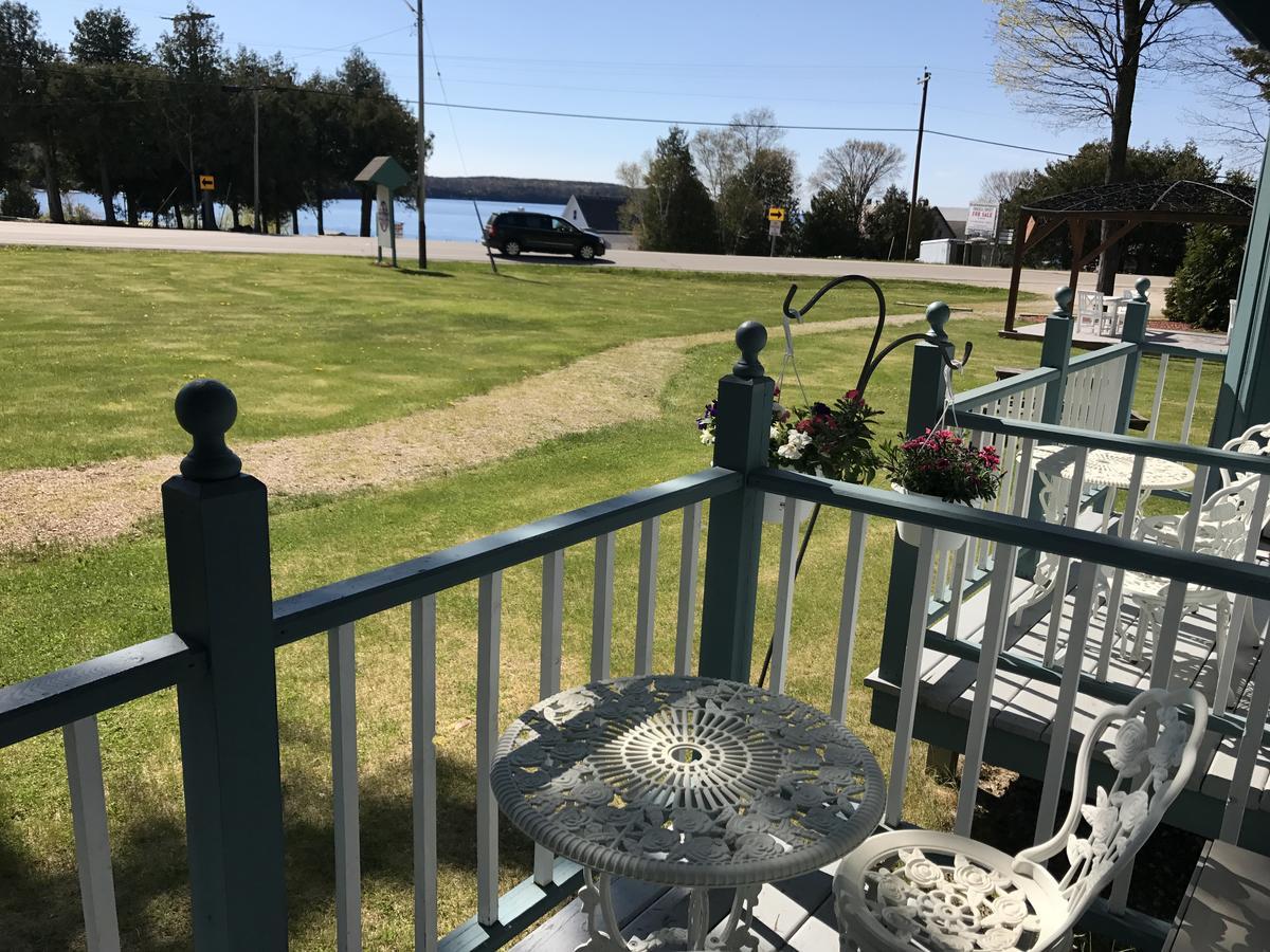 Harbor Light Inn Gills Rock Exterior foto