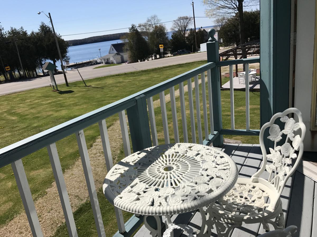 Harbor Light Inn Gills Rock Exterior foto